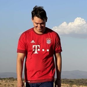 Meet your Posher, Luis